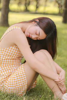 年轻女仆